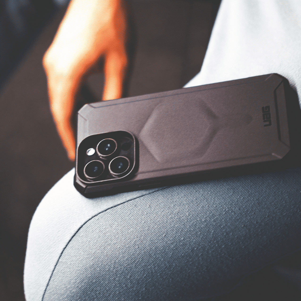 CASE UAG2 ESSENTIAL ARMOR MAGSAFE IPHONE 14 PRO MAX NEGRO